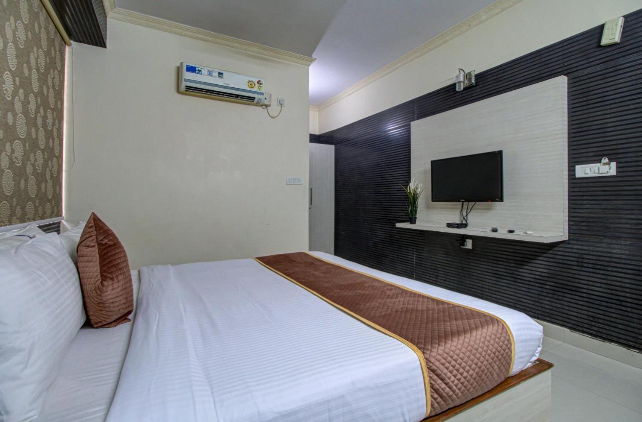 Hotel Royal Classio, Bangalore Exterior photo