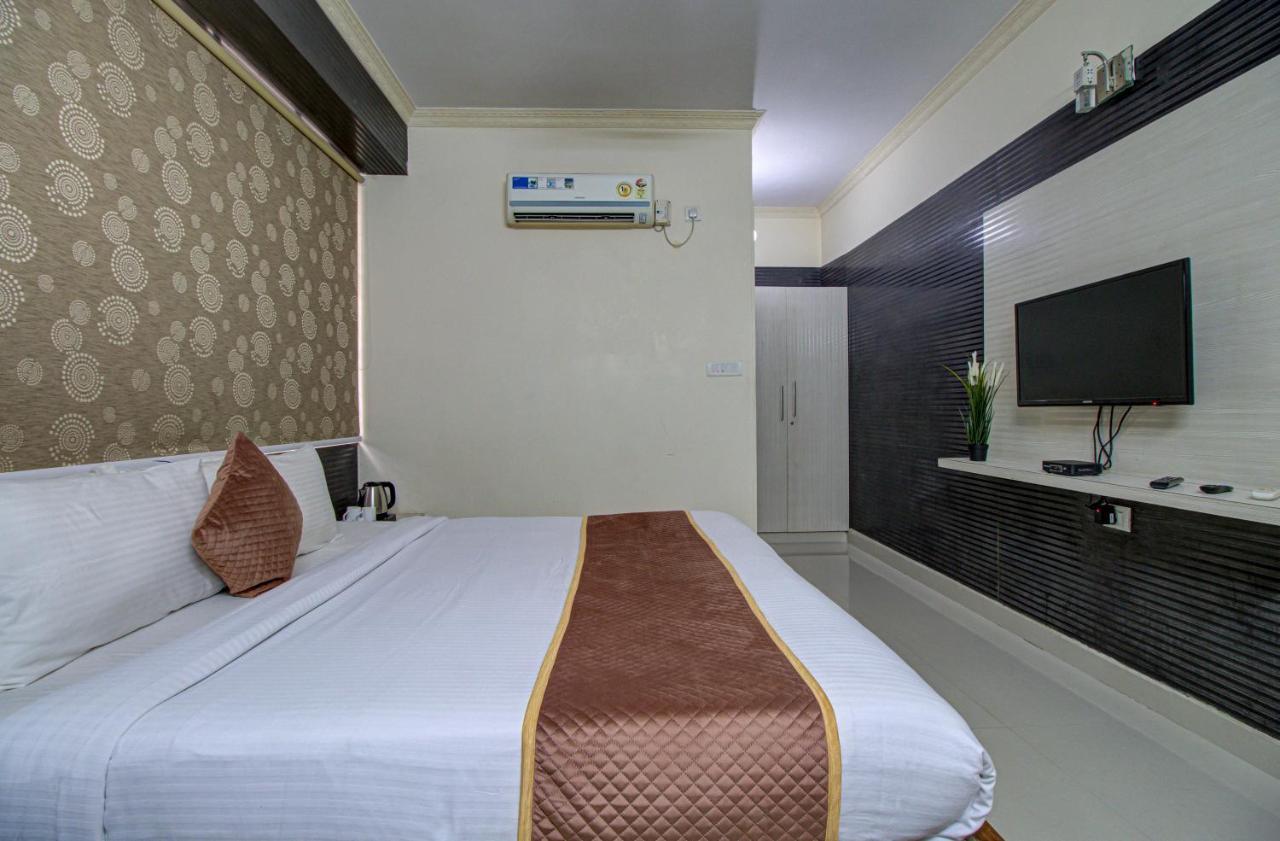 Hotel Royal Classio, Bangalore Exterior photo